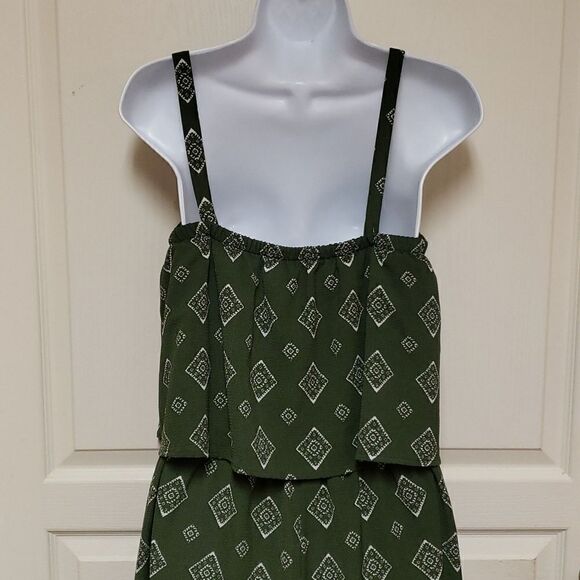 🌹Green and White Jumpsuit sz L - Picture 6 of 8